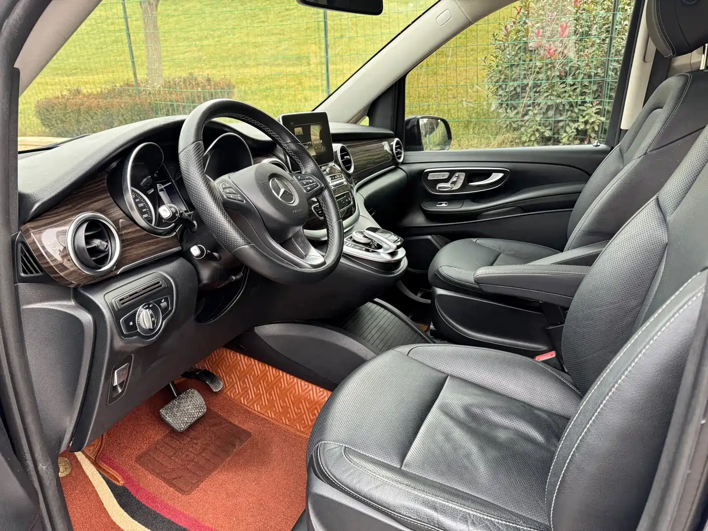 Mercedes-Benz V-Class 2017 Model V 260 Pilot Edition фото 7