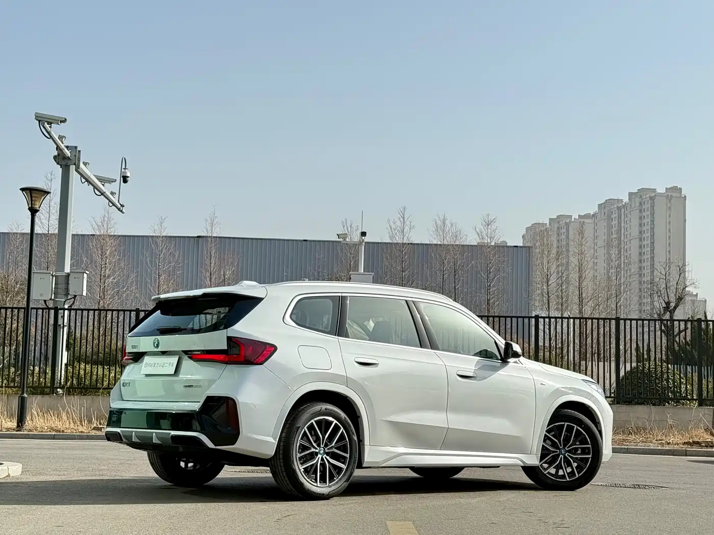 BMW IX1