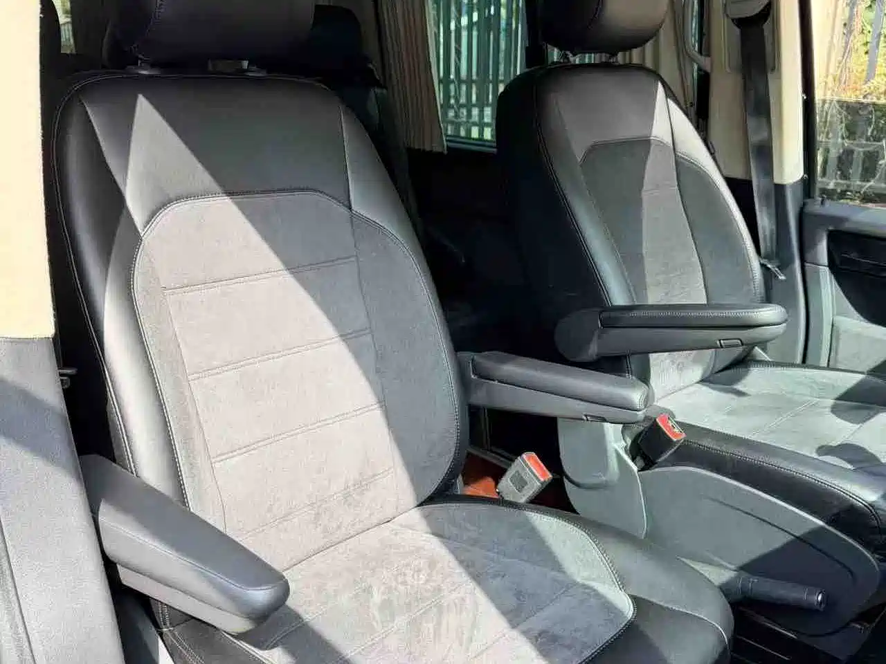Volkswagen Multivan 2017 2.0TSI 4WD Explorer 7-seater фото 4