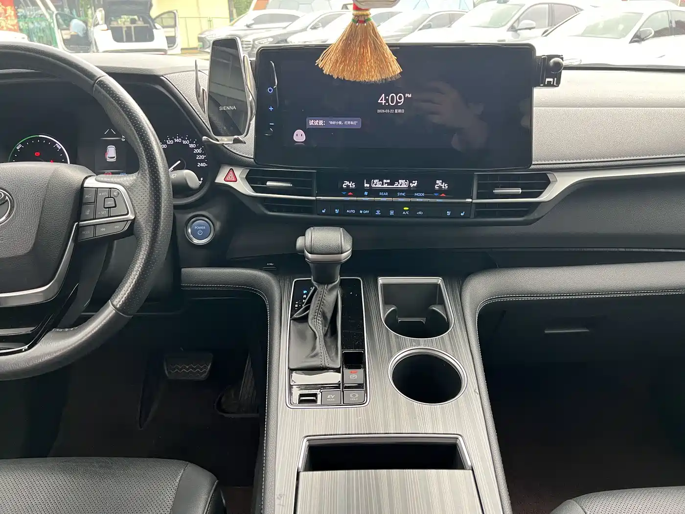 Toyota Sienna 2021 2.5L Hybrid Premium Edition фото 15