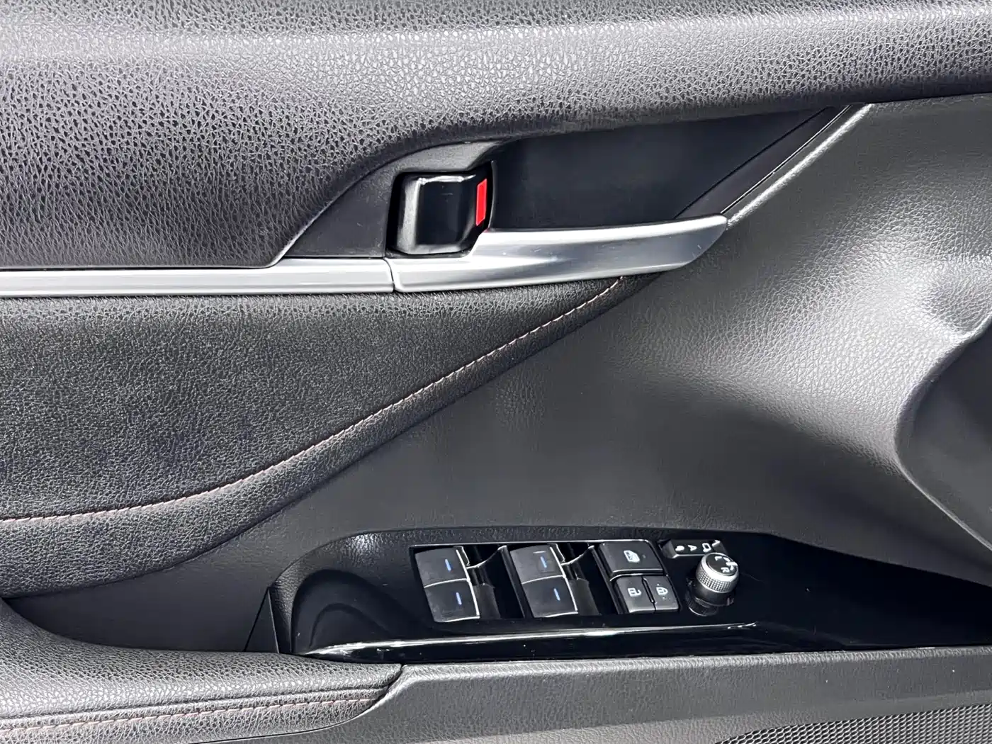 Toyota Camry 2021 2.5G Luxury Edition фото 19