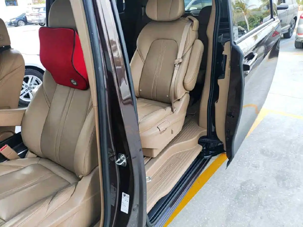 Buick GL8 2017 ES 28T Premium China V фото 13