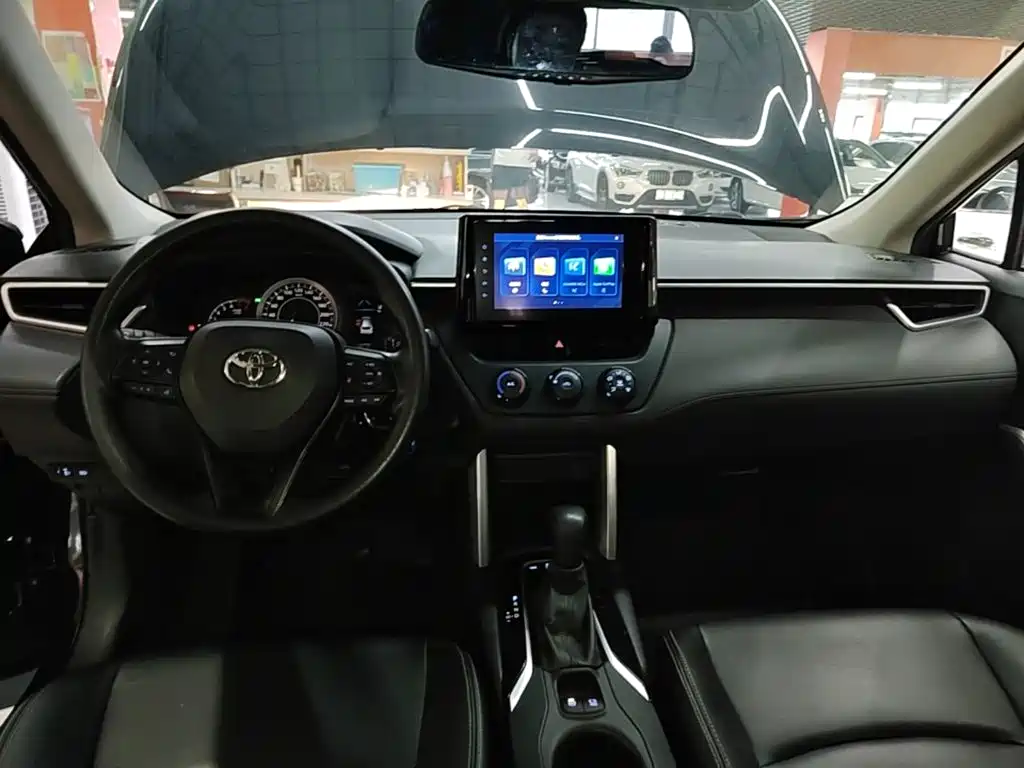 Фото 10 - Toyota Corolla Cross