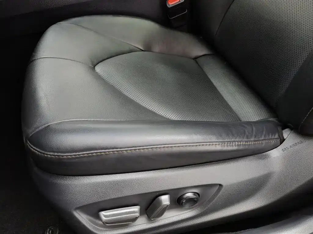 Toyota Camry 2021 2.5G Luxury Edition фото 20