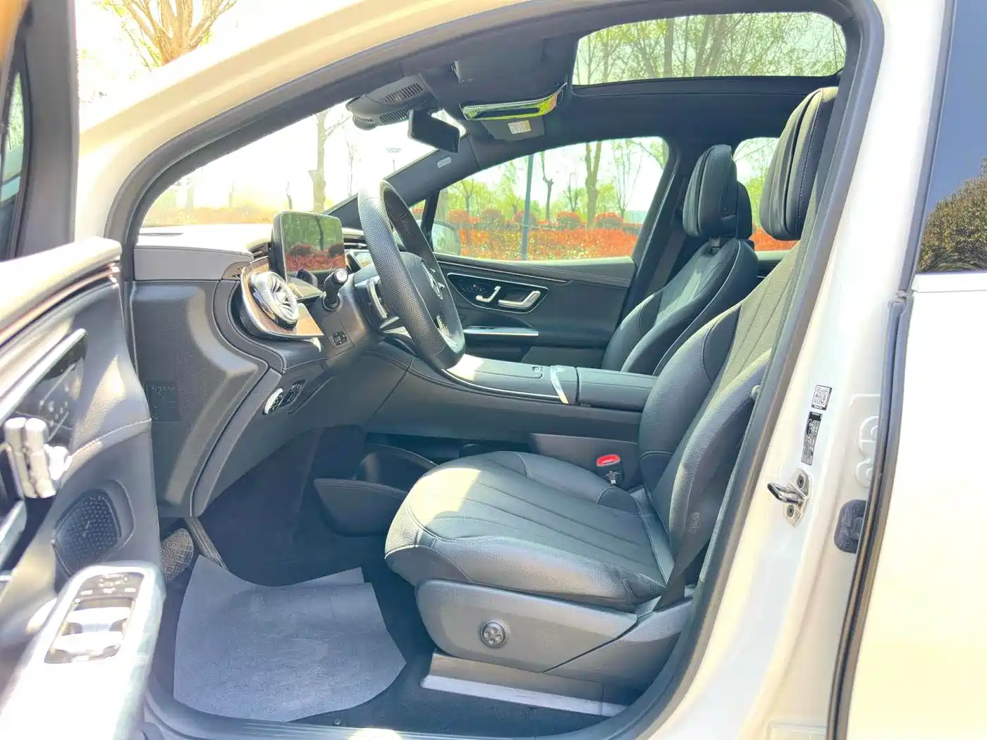 Mercedes-Benz EQE SUV 2024 500 4MATIC Pioneer Edition фото 12