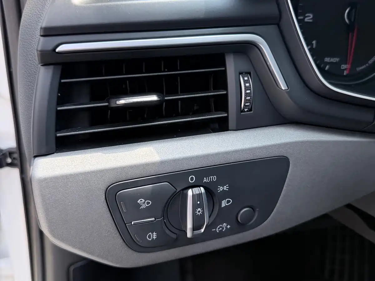 Audi A4L 2019 40 TFSI Progressive (China V) фото 14