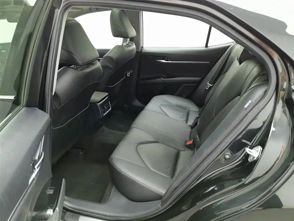 Toyota Camry 2021 2.5G Luxury Edition фото 15