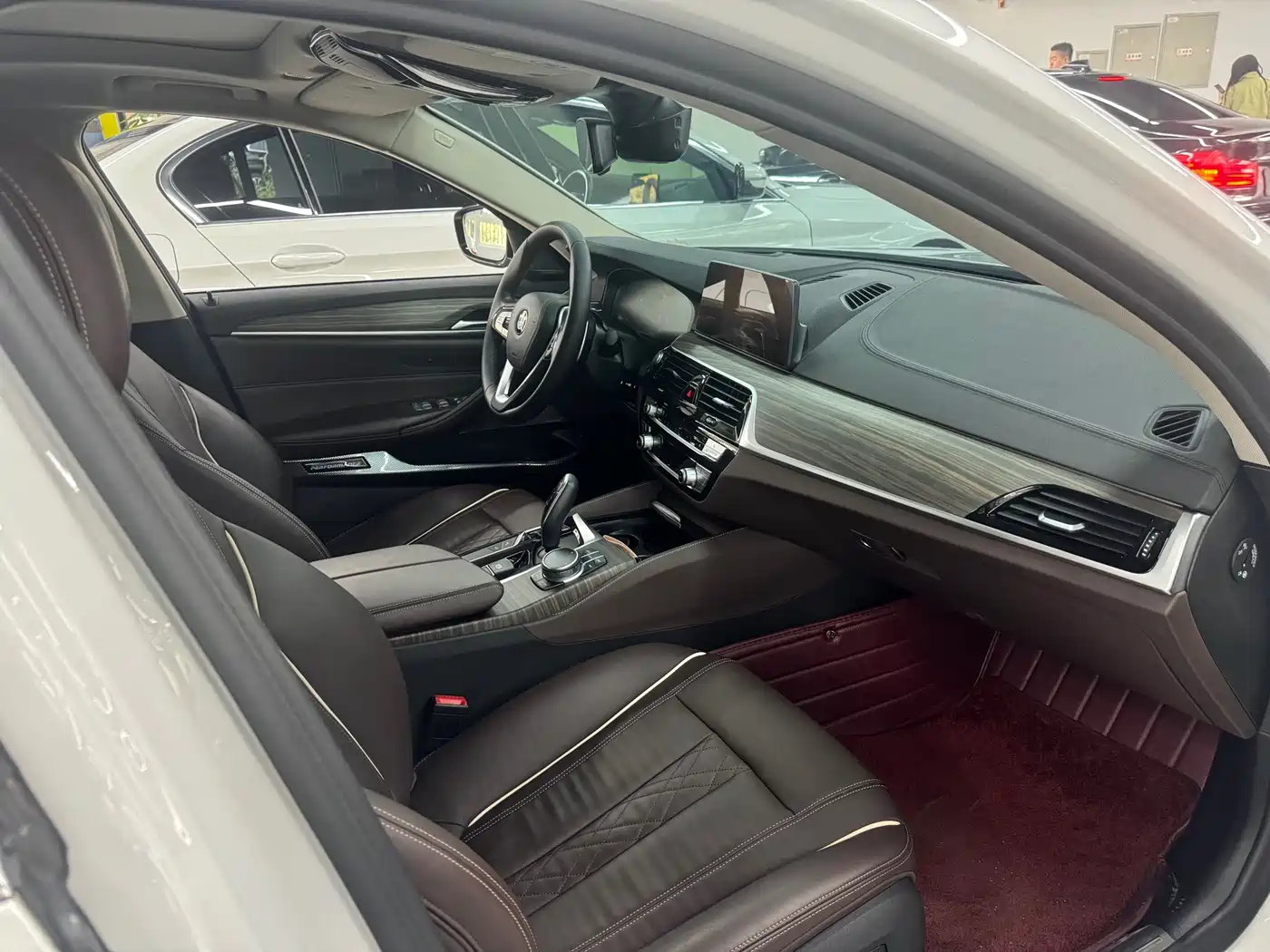 BMW 5 Series 2019 530Li Premium Luxury Package фото 9