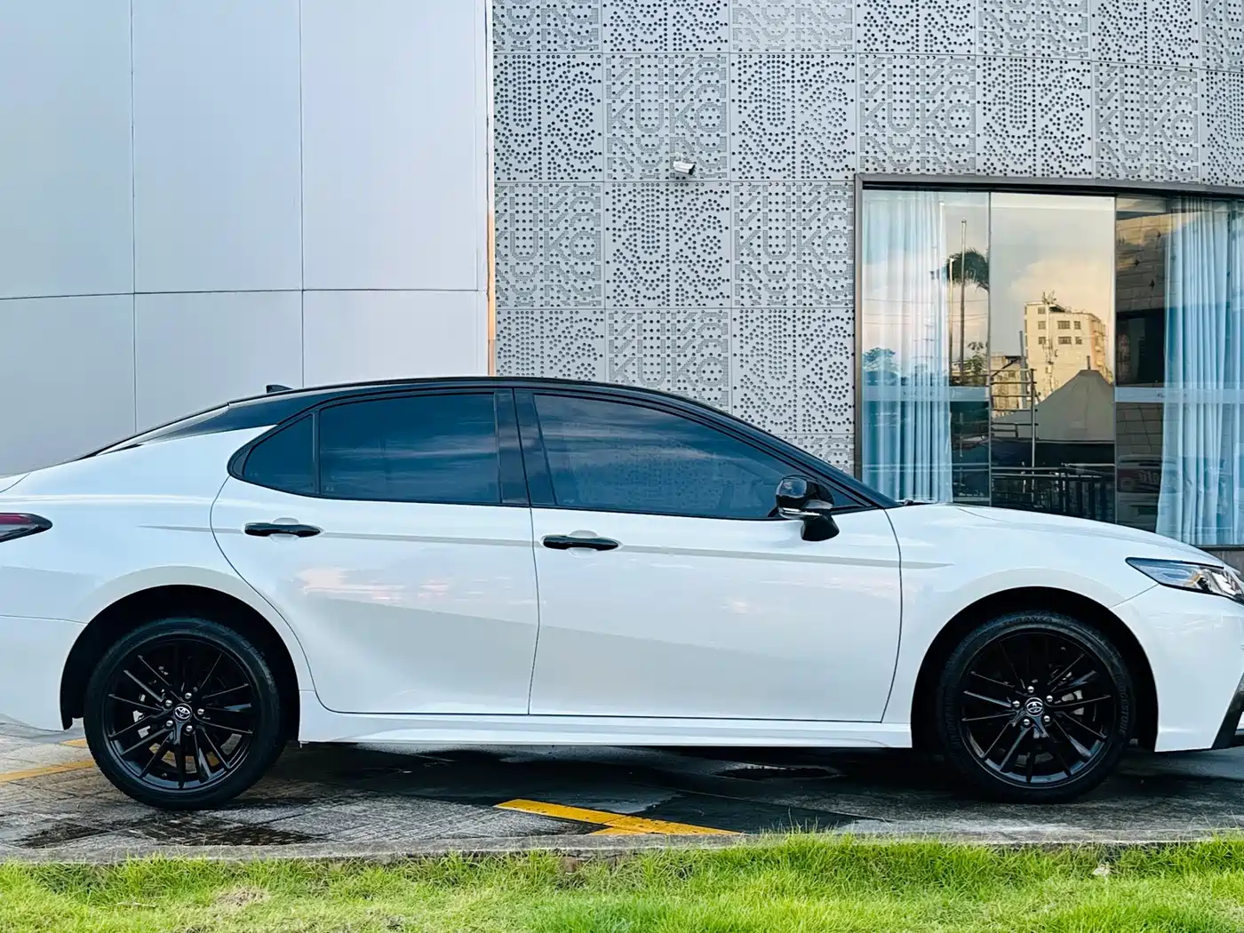 Toyota Camry 2023 2022 2.5S Knight Edition