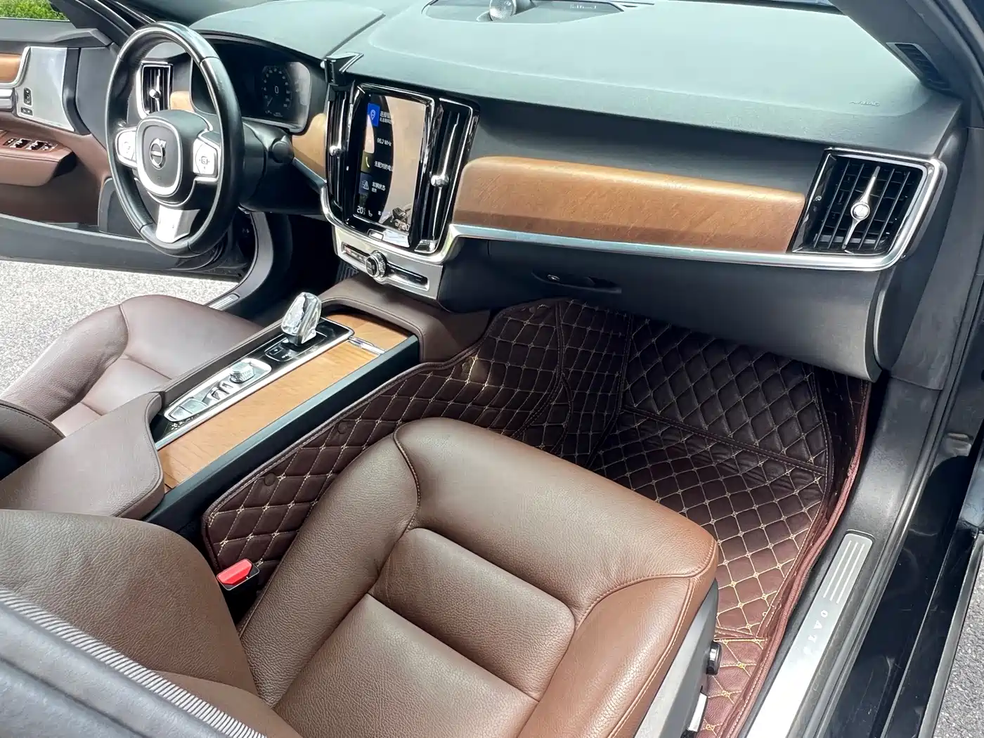 Фото 17 - Volvo S90