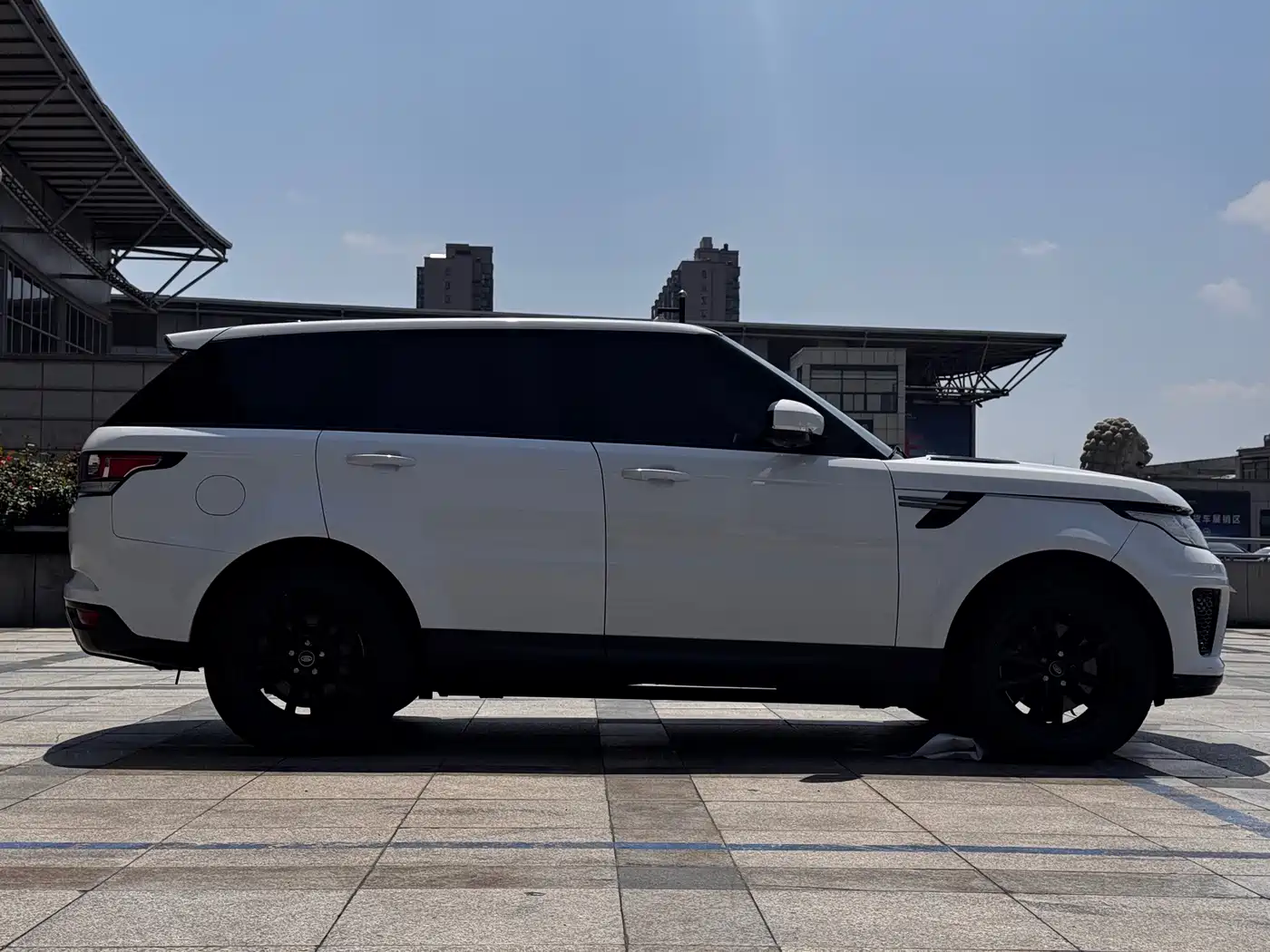 Land Rover Range Rover Sport 2016 Model 2.0 GTDi HSE фото 4