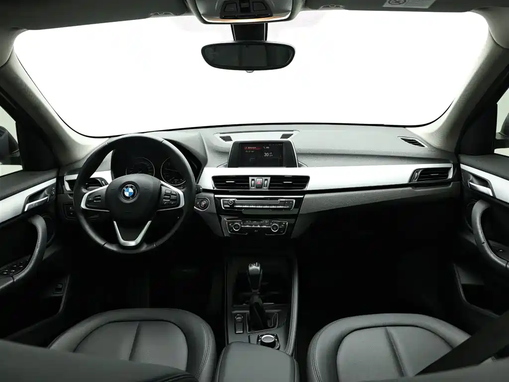 BMW X1 2018 sDrive20Li Leading Model фото 15