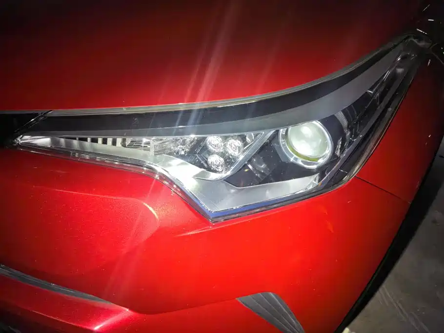 Photo 5 - Toyota C-HR