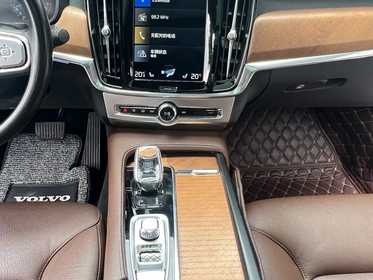Фото 23 - Volvo S90