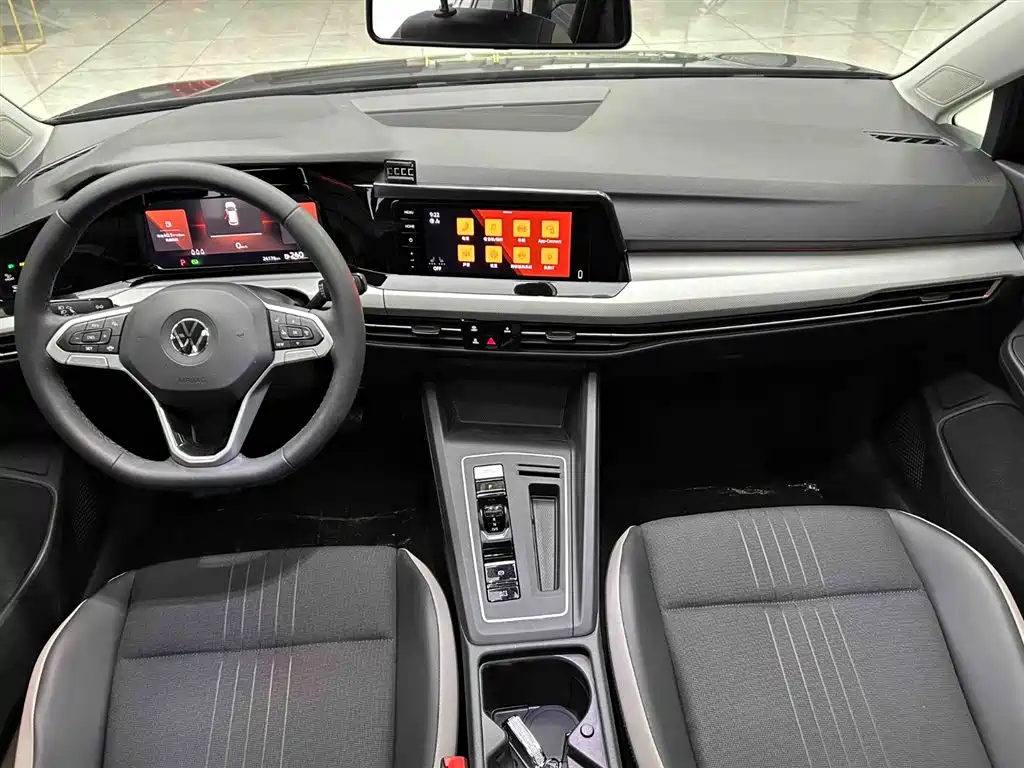 Volkswagen Golf 2021 280TSI DSG Pro фото 2