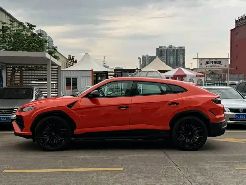 Lamborghini Urus SE 2026 2025 4.0T Standard Edition