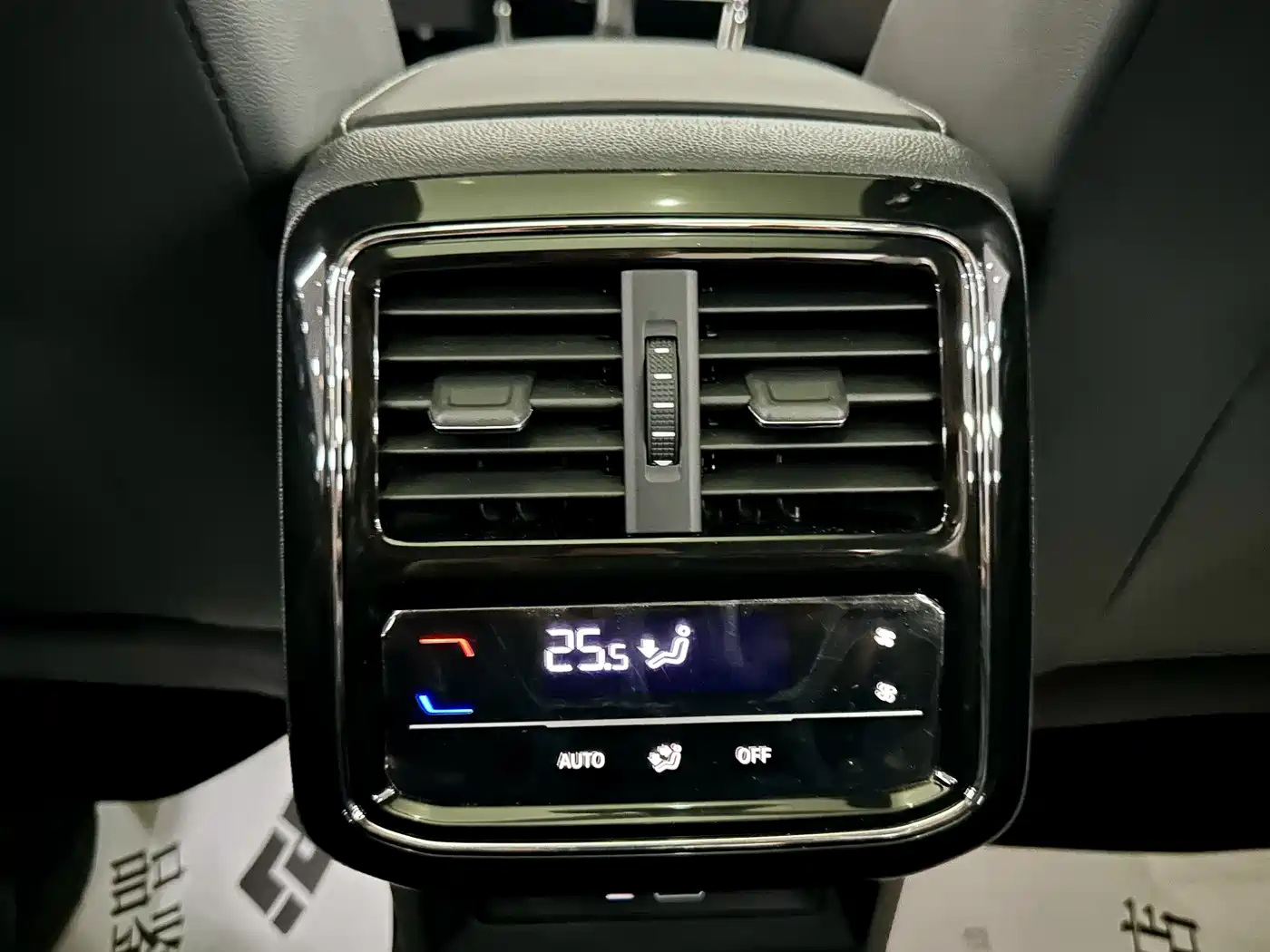 Volkswagen Passat 2023 330TSI Elite Edition фото 11