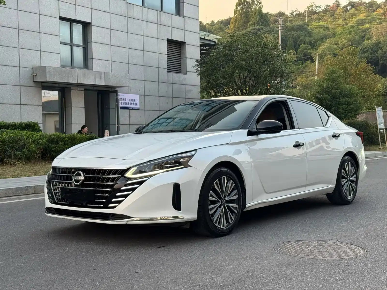 Photo 1 - Nissan Teana