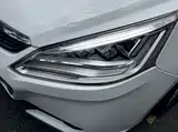 Photo 5 - Luxgen U6 SUV
