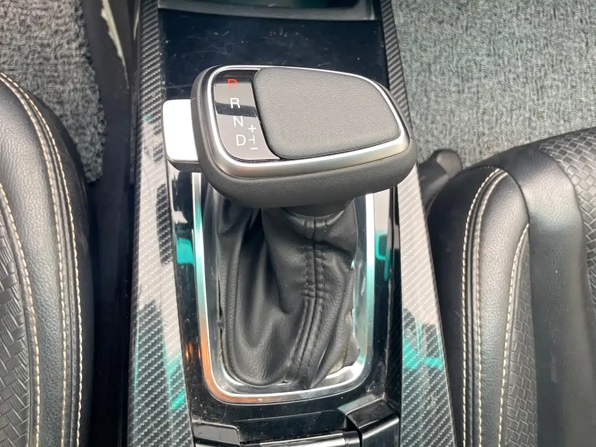 Photo 14 - Luxgen U6 SUV