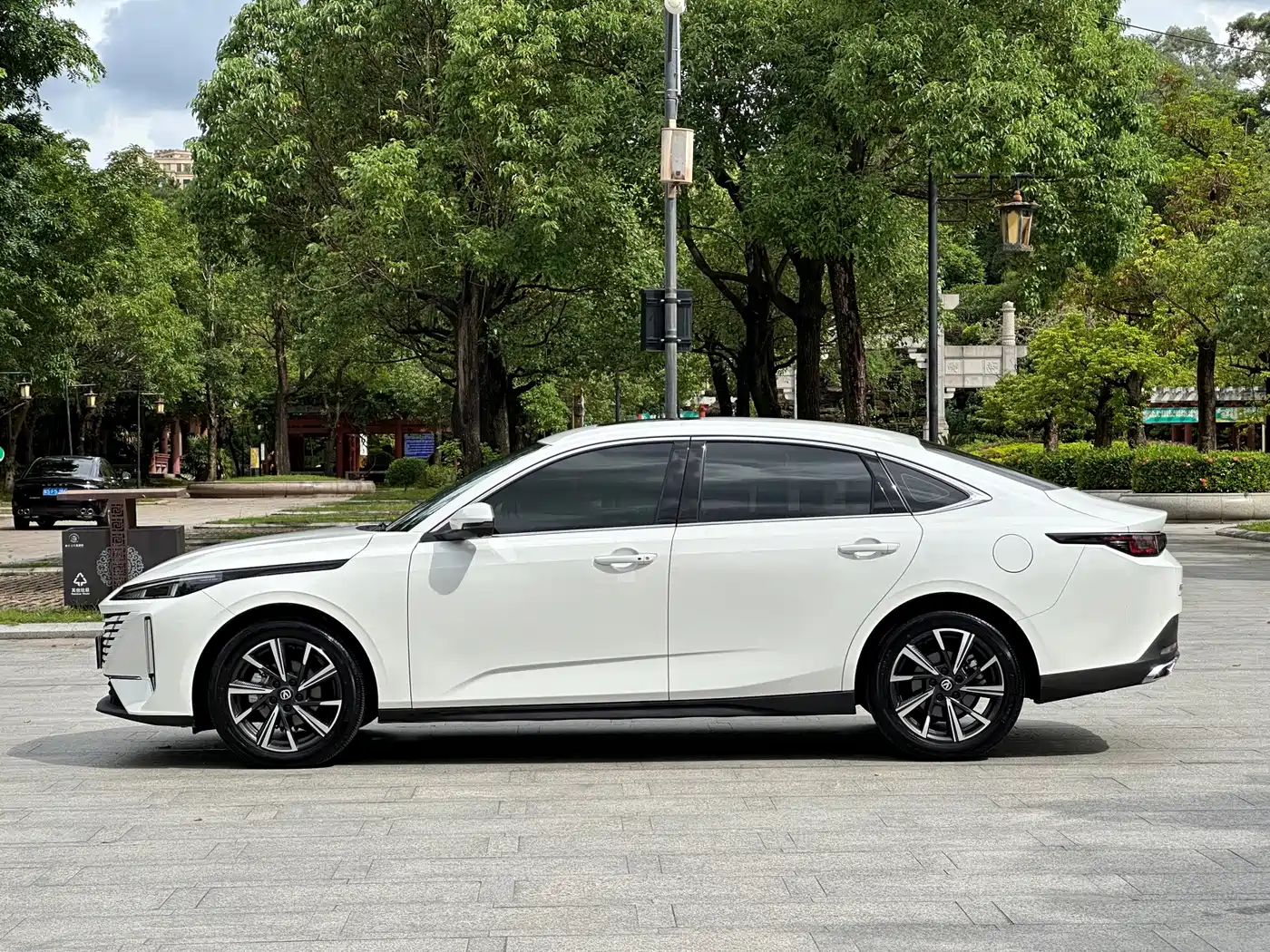 Photo 7 - Changan Eado