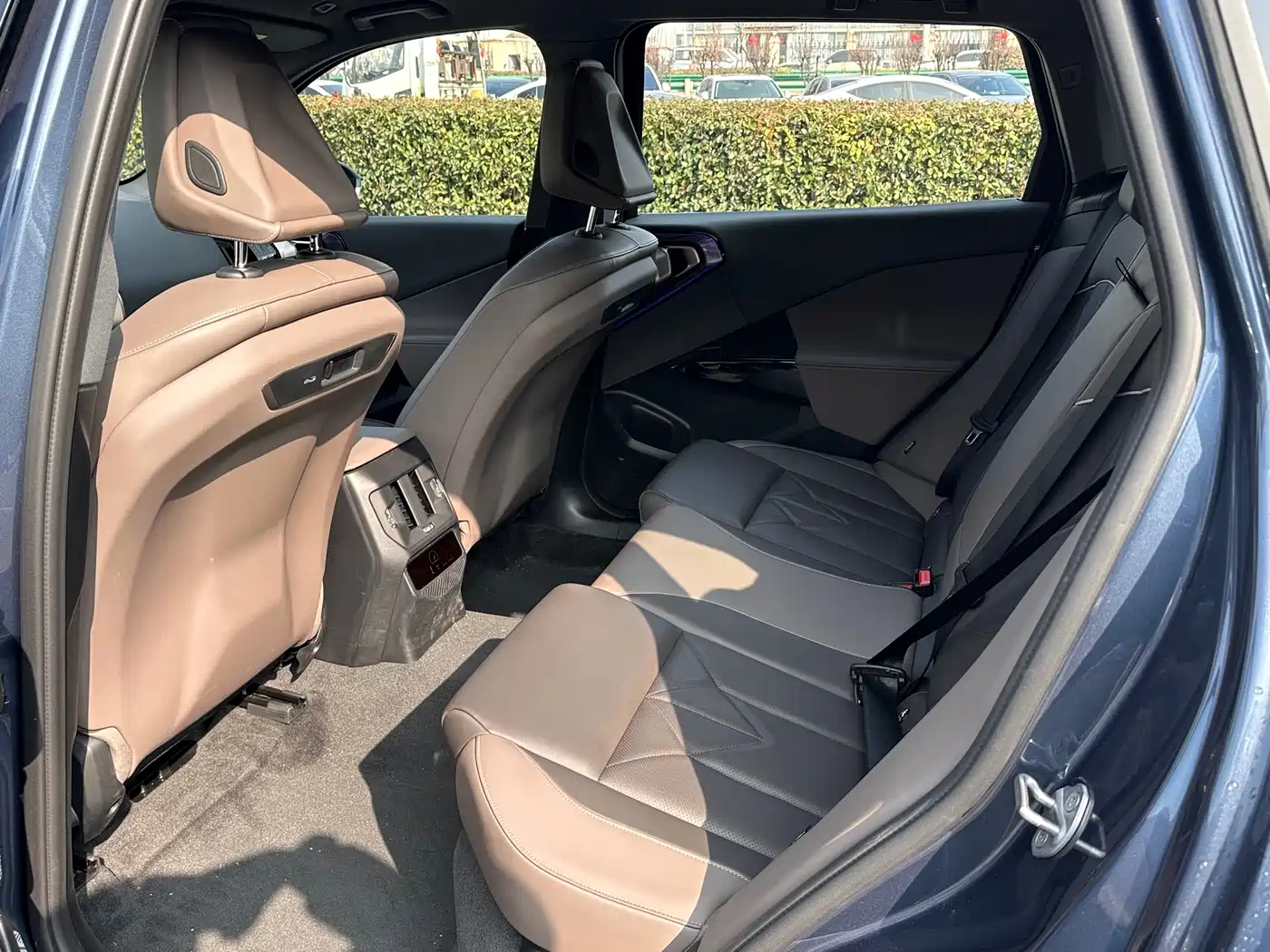 BMW X3 2025 xDrive30L Premium Model M Sport Black Package фото 6
