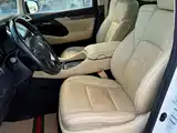 Фото 5 - Toyota Vellfire