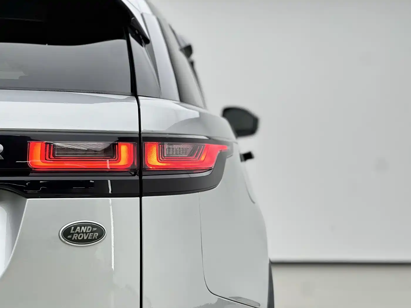 Land Rover Range Rover Velar 2018 P300 R-DYNAMIC S фото 10