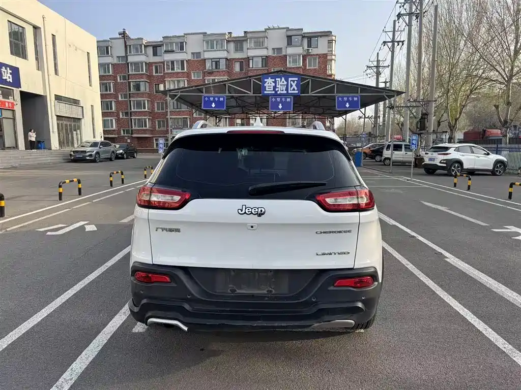 Jeep Cherokee 2018 2017 2.0L Superior Edition
