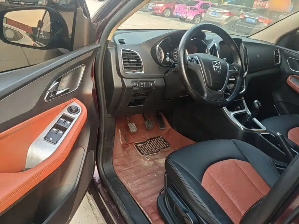 Baojun 560 2016 2016 1.8L Manual Elite