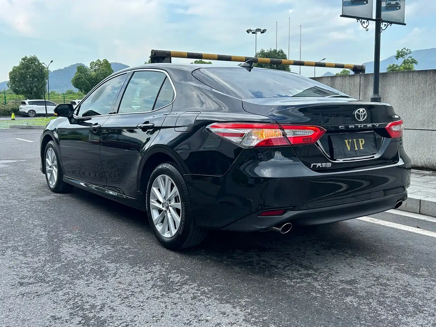 Photo 7 - Toyota Camry