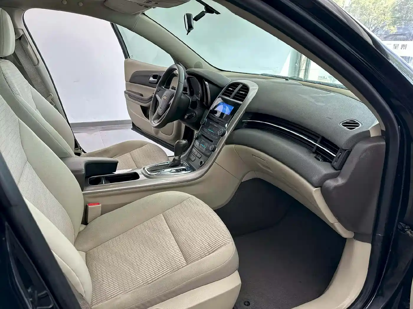 Chevrolet Malibu 2014 2.0L Automatic Comfort фото 4