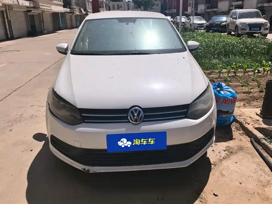 Volkswagen Polo 2016 1.4L Manual Trend фото 2