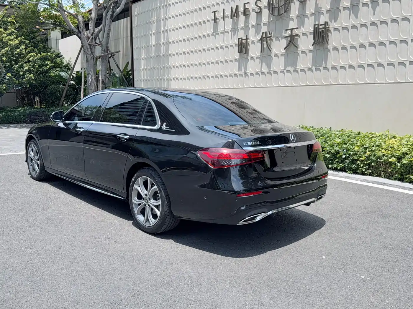 Mercedes-Benz E-Class 2022 Second Facelift E 300 L Luxury фото 3