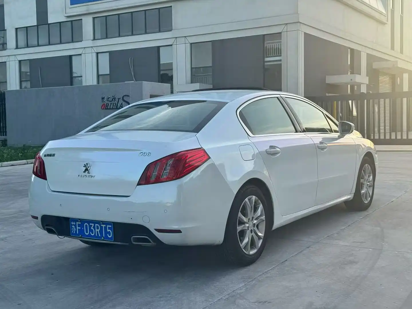 Photo 8 - Peugeot 508