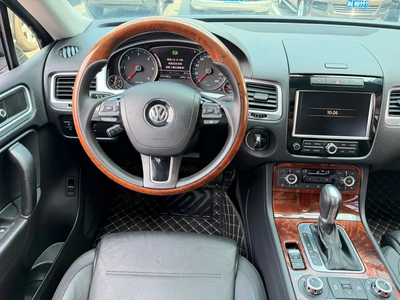 Volkswagen Touareg 2011 3.0TDI Diesel Comfort фото 10