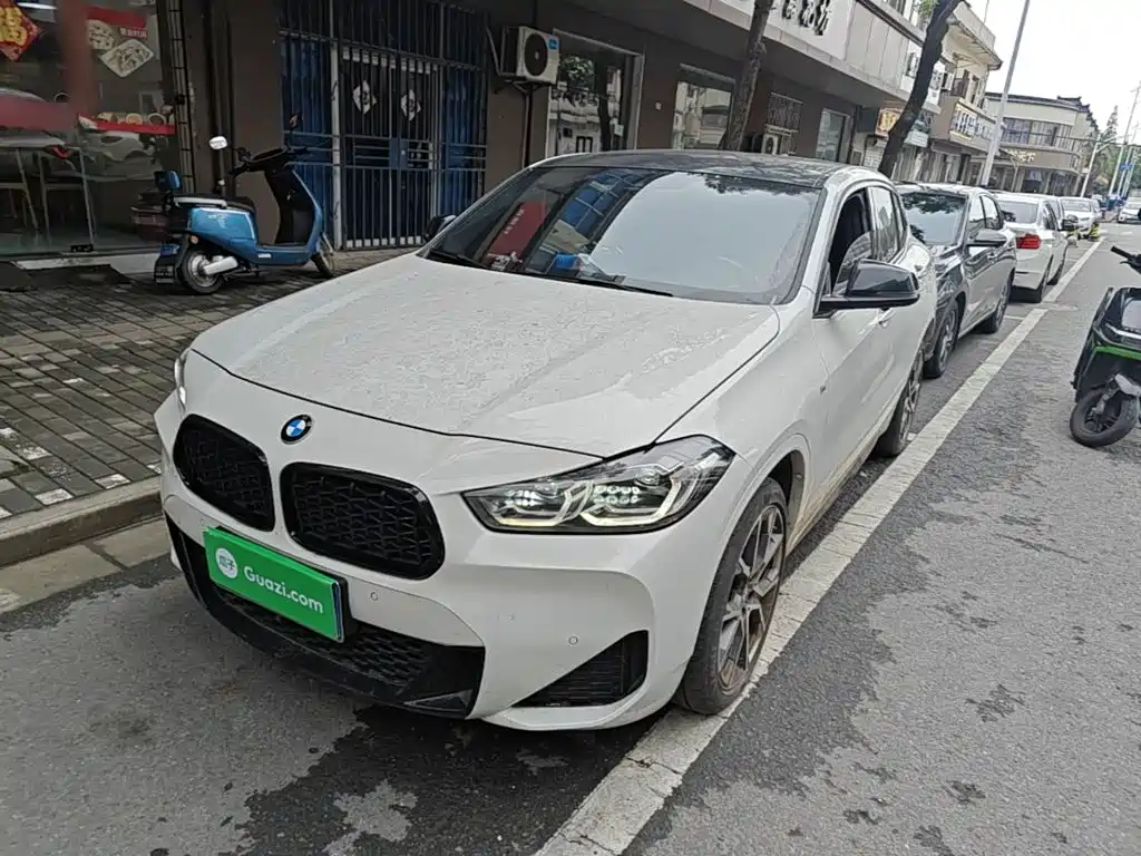 Photo 2 - BMW X2