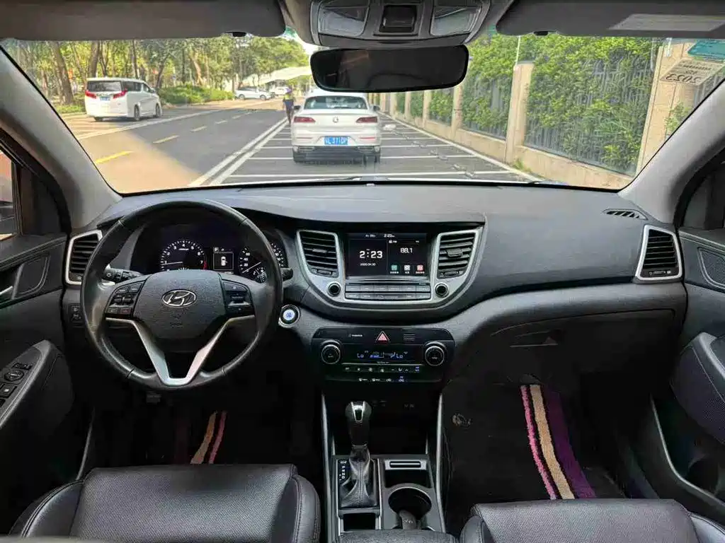 Hyundai Tucson 2015 1.6T Dual Clutch 2WD Smart фото 7