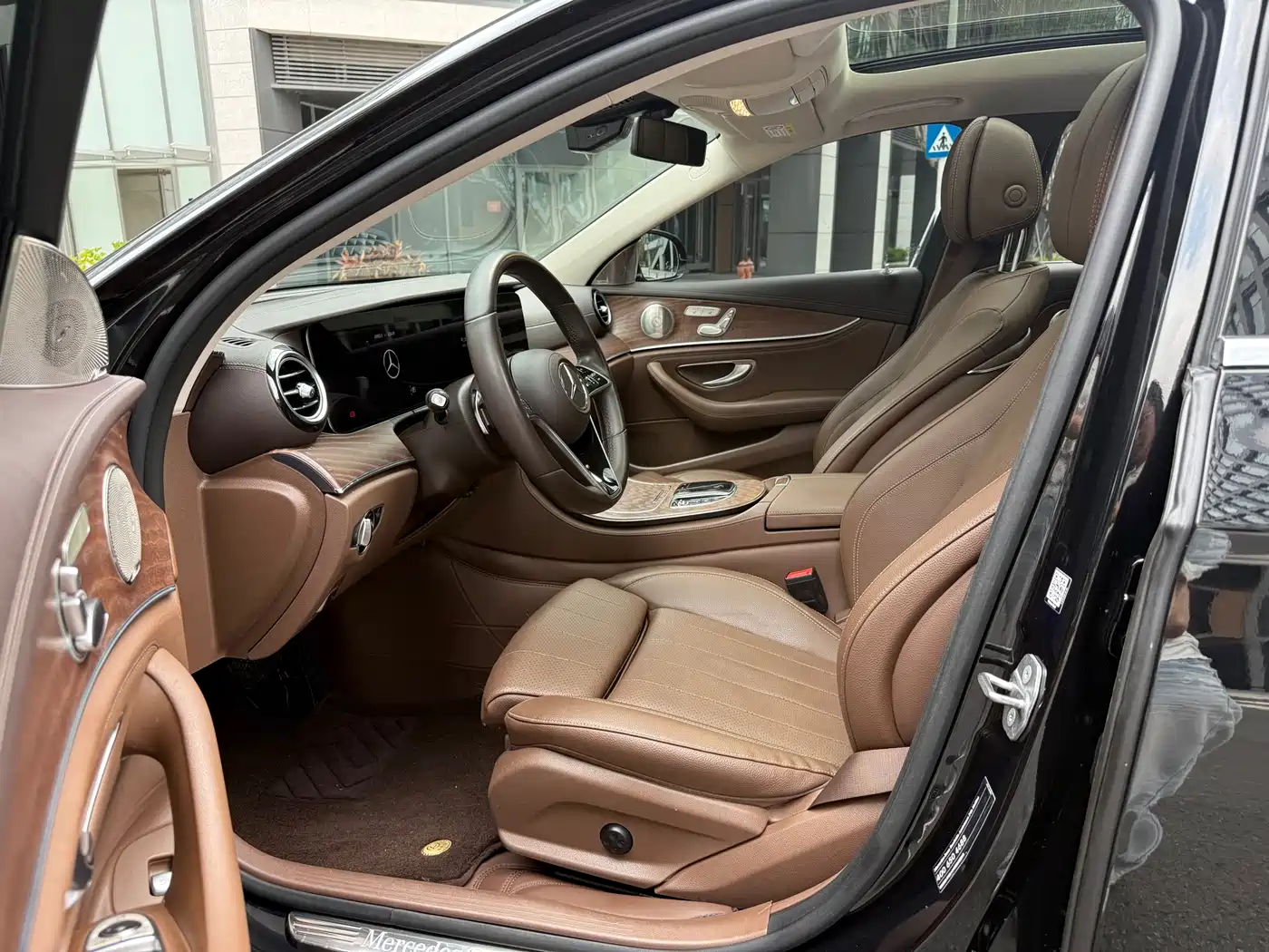 Mercedes-Benz E-Class 2022 Second Facelift E 300 L Luxury фото 7