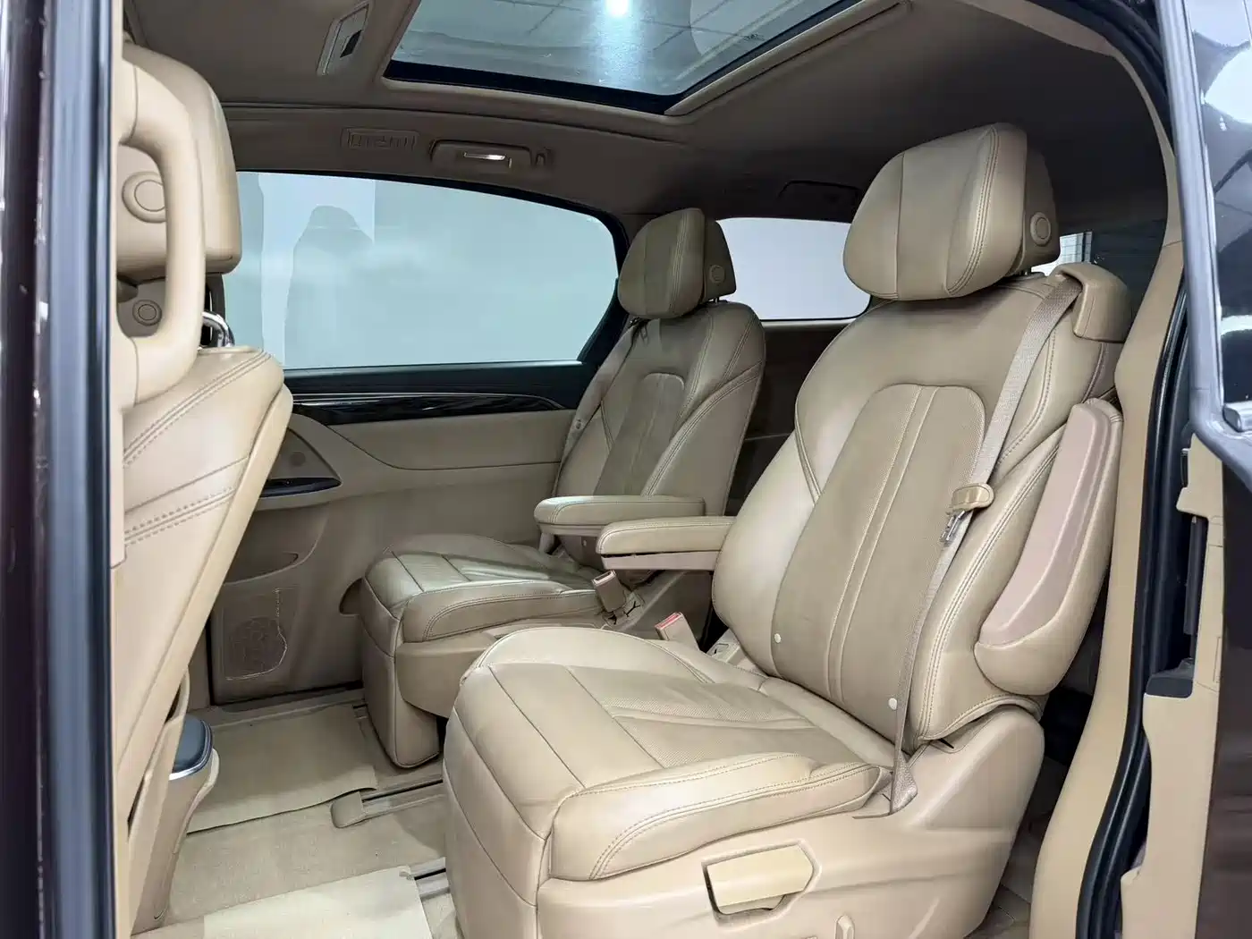 Buick GL8 2017 ES 28T Luxury China V фото 5