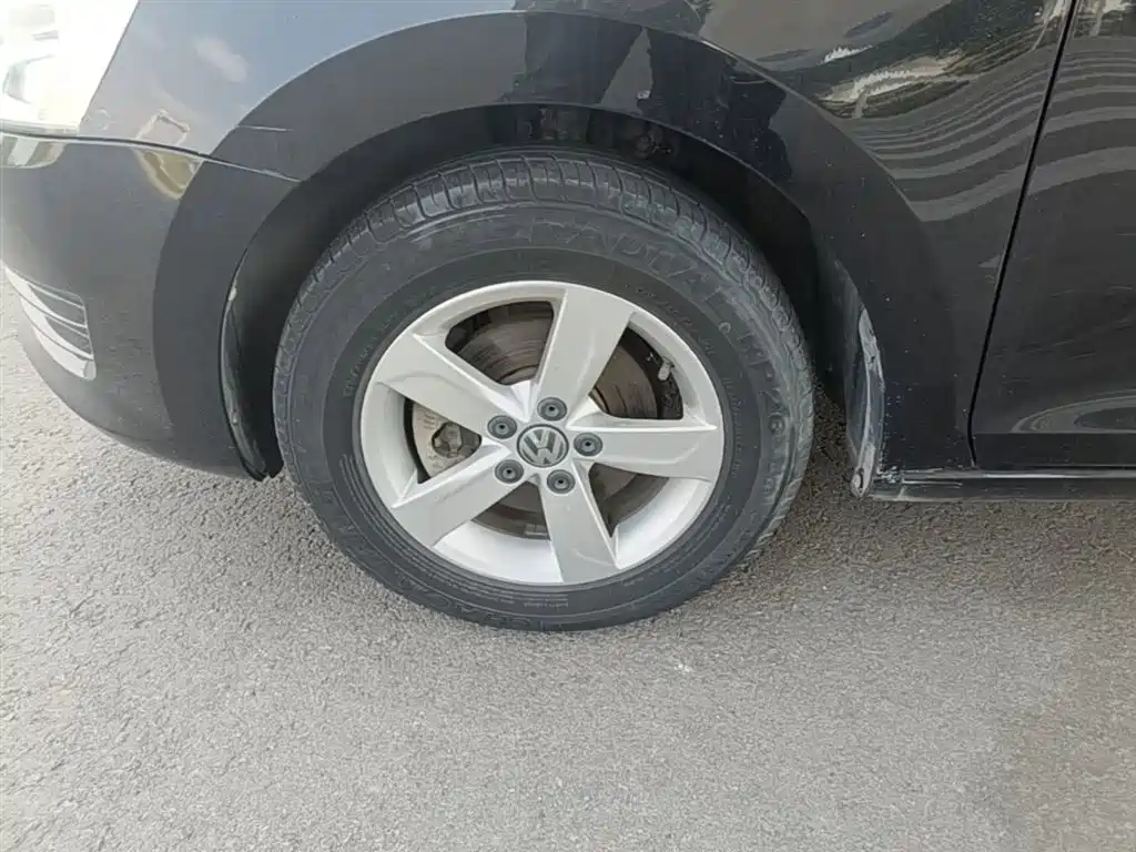Volkswagen Santana 2015 1.4L Manual Trend Edition фото 23