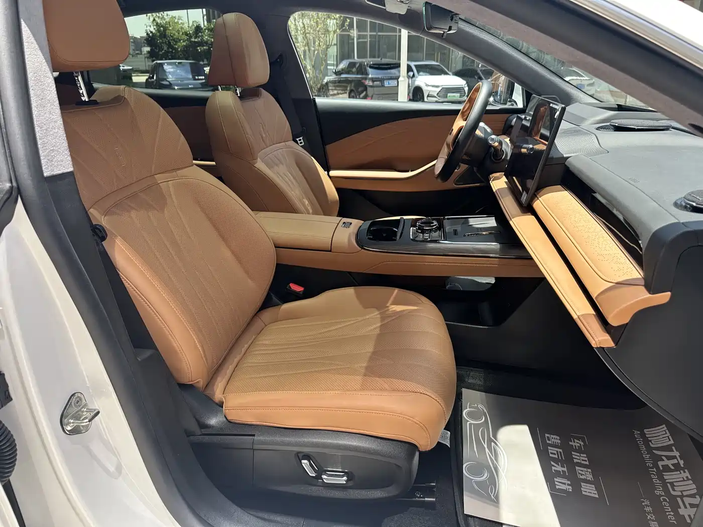 Geely Galaxy Galaxy Xingyao 8 2025 130km EM-P Starship Edition фото 7