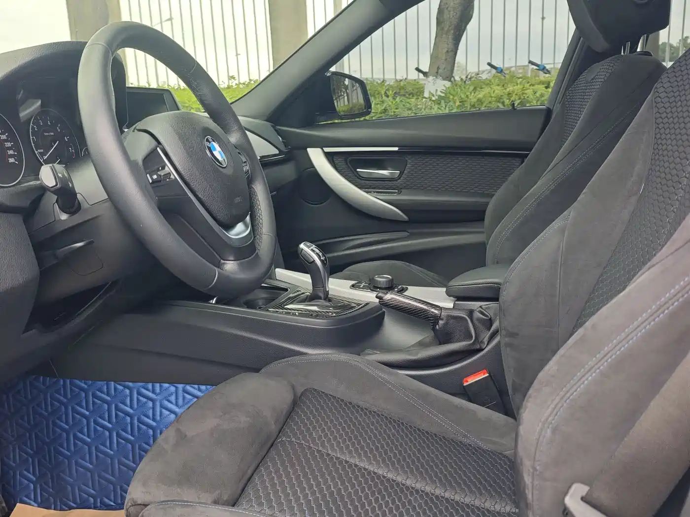 BMW 3 Series 2017 320i M Sport фото 6