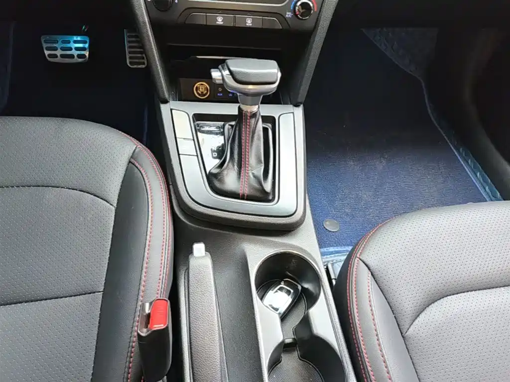 Hyundai Elantra 2016 1.4T DCT Dynamic·Elite Edition фото 14