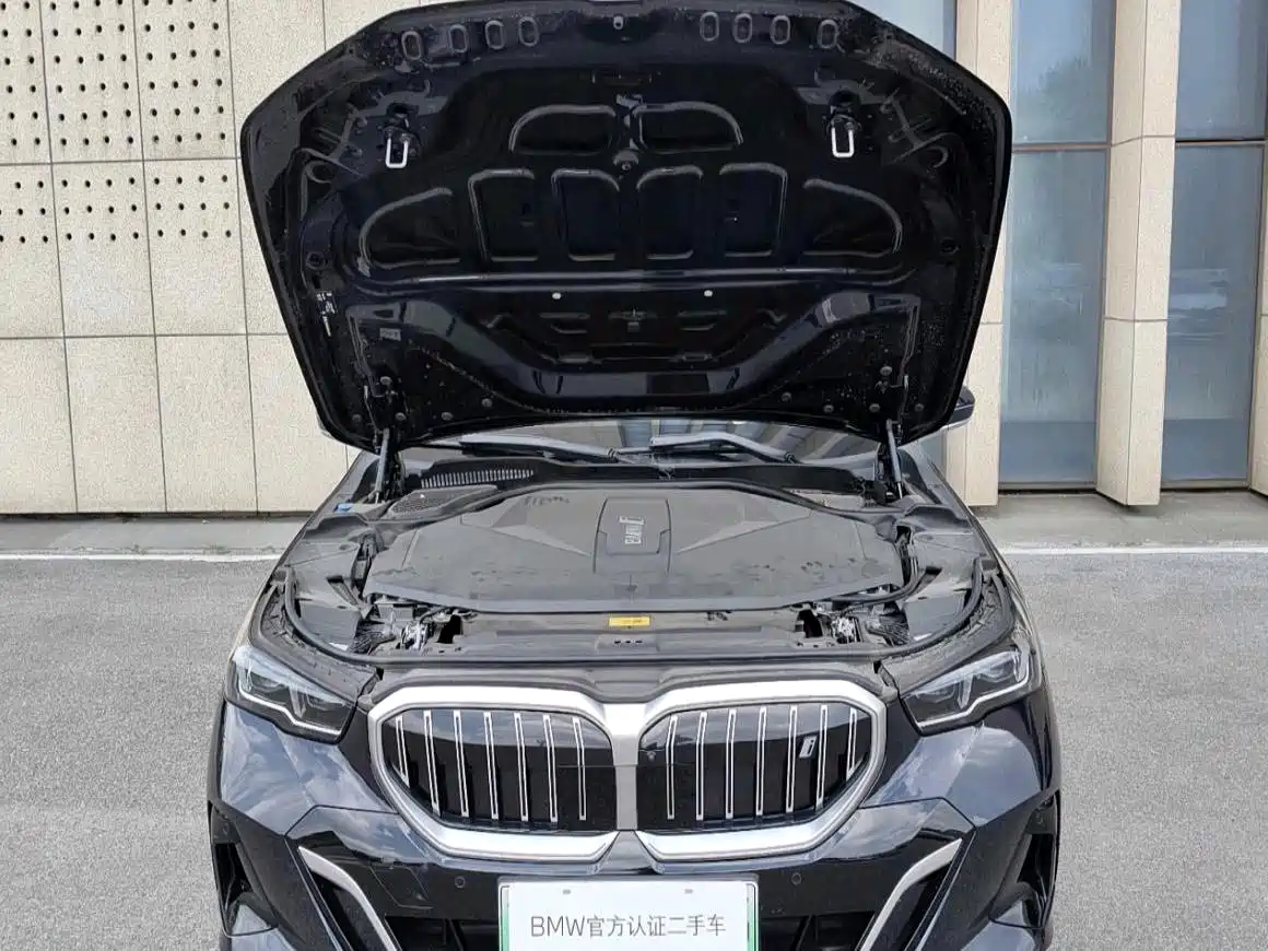 BMW i5 2024 2024 eDrive 35L Premium Model M Sport Package