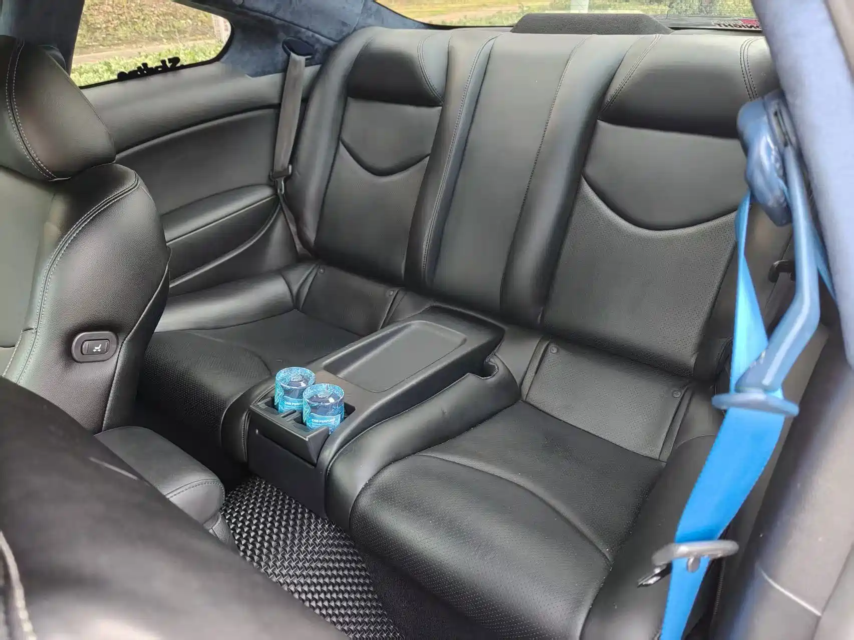 Photo 9 - Infiniti G Series