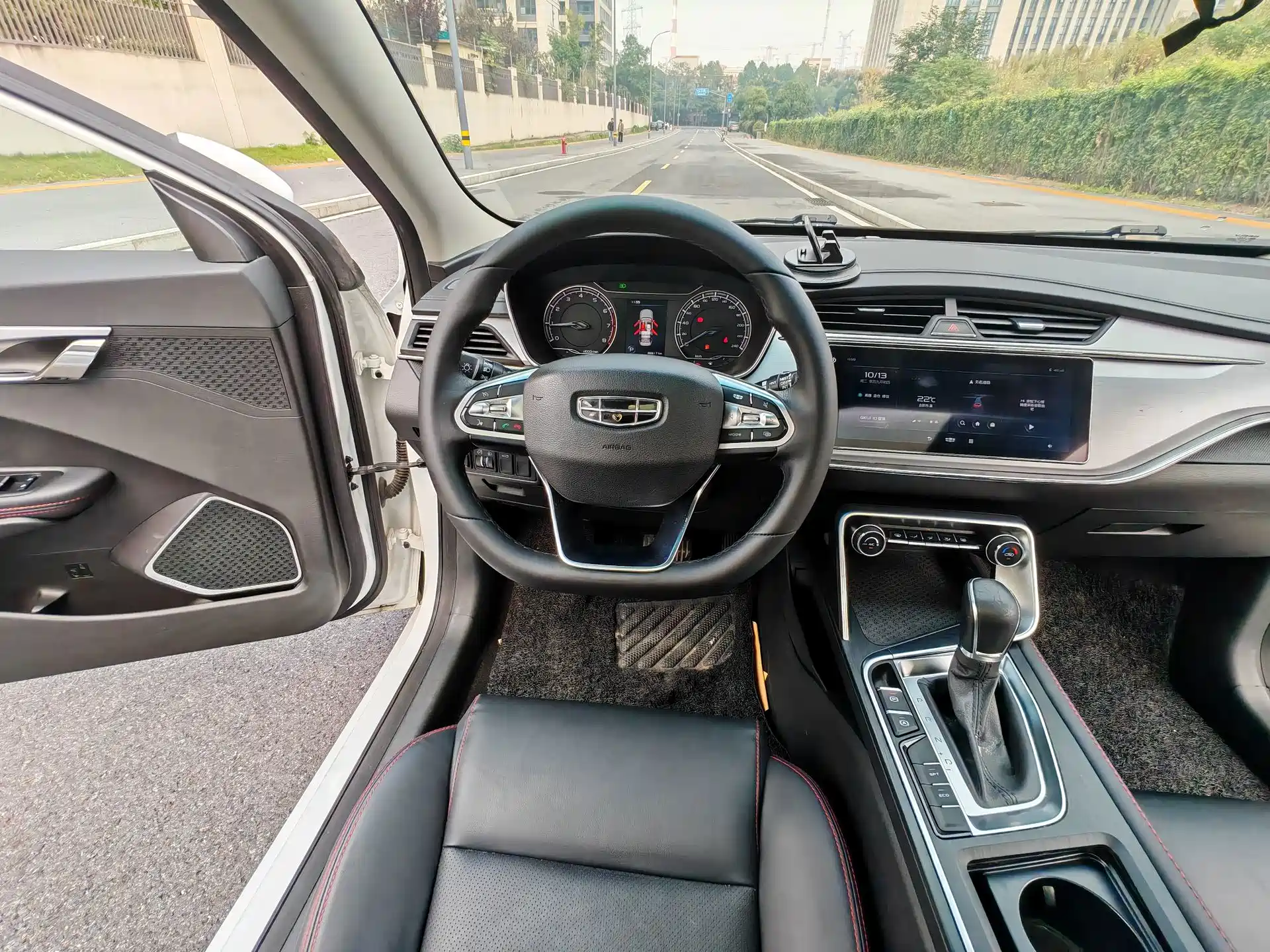 Фото 15 - Geely Binrui