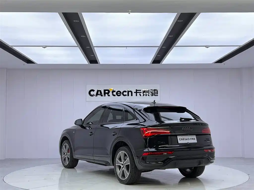 Audi Q5L Sportback 2022 40 TFSI Luxury фото 3