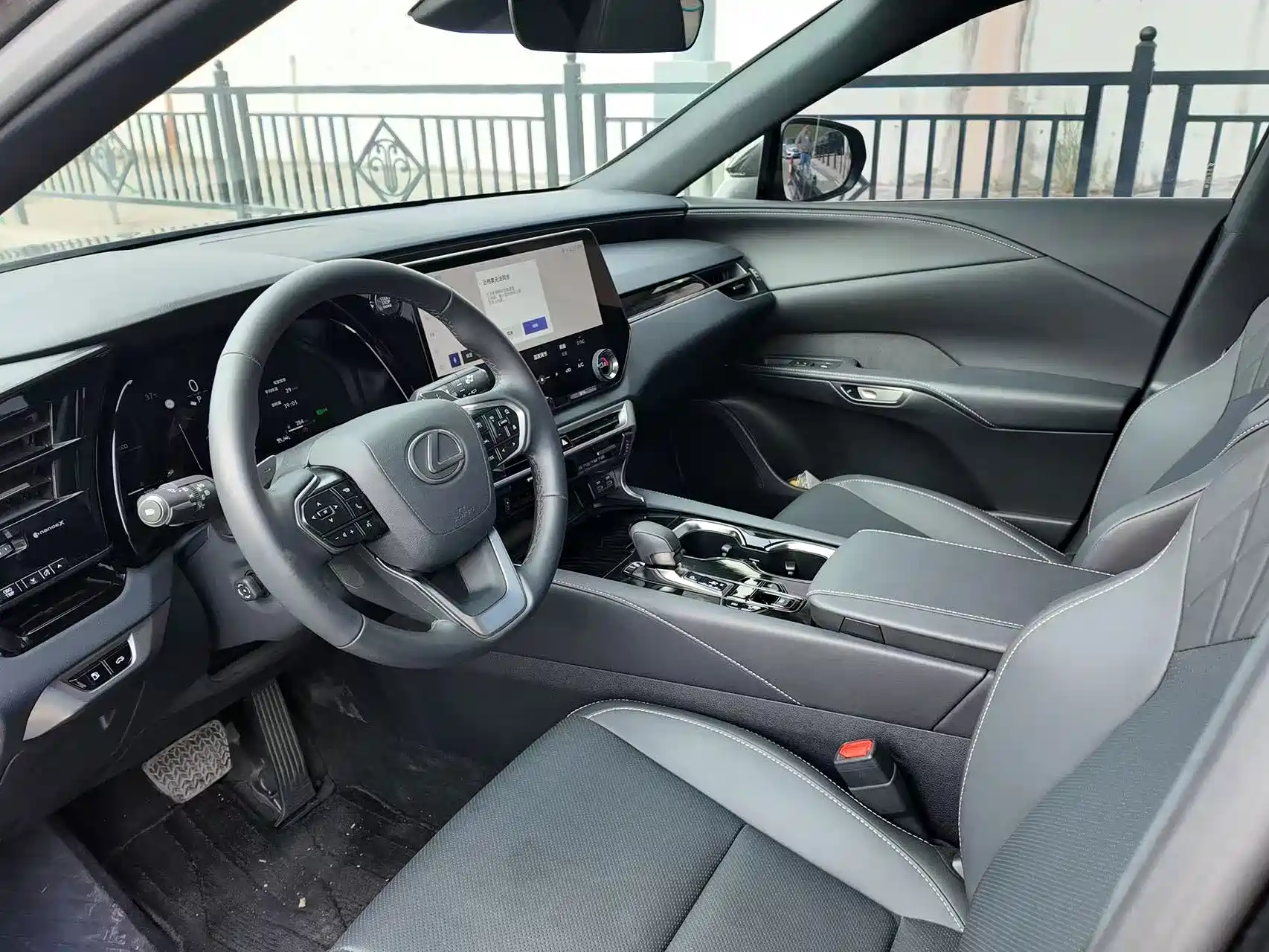 Фото 6 - Lexus RX