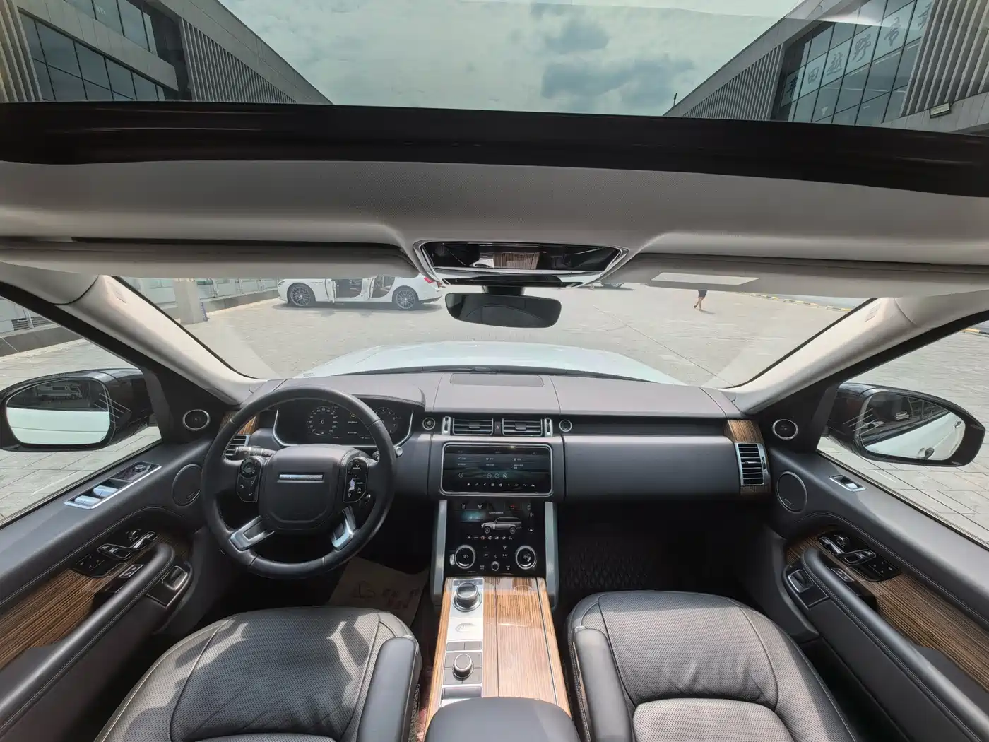 Land Rover Range Rover 2019 3.0 SCV6 Heritage Edition фото 8